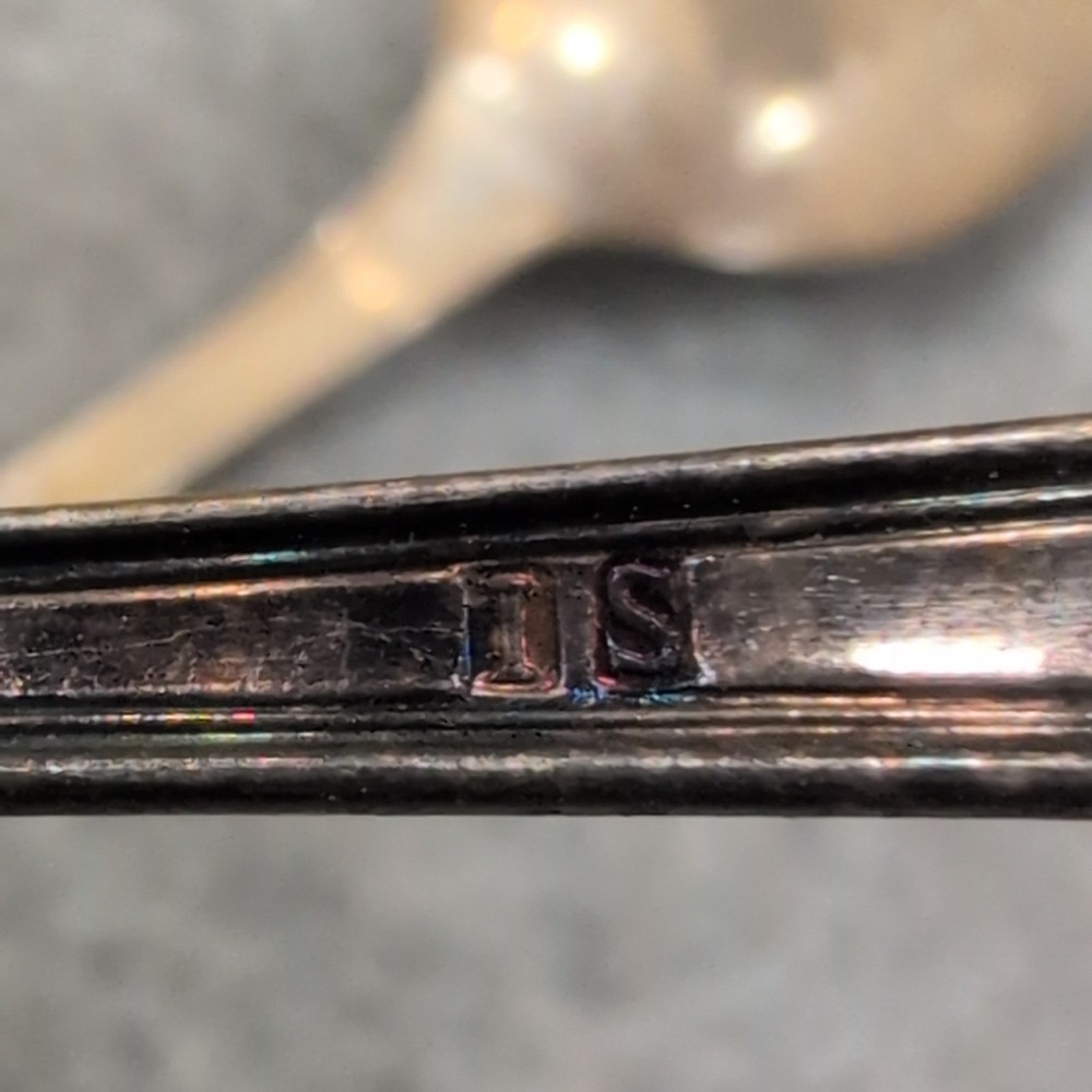 Wm Rogers & Son Silverplate Teaspoons Set of 5 Vintage Floral Scroll Pattern IS - Picture 6 of 6
